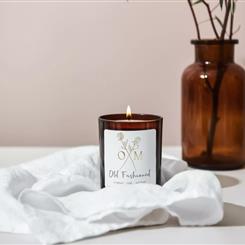 Oak and Vetiver Scented Candle - Old Fashioned
