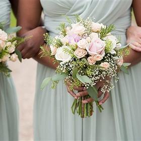 fwthumbbridesmaids-with-bouquets.jpg